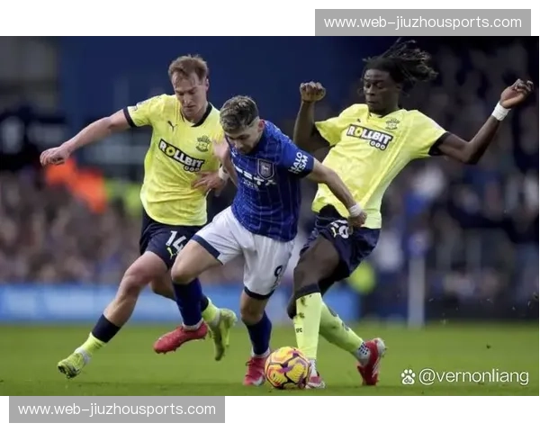 跌宕起伏，狭路相逢：恒大与卓尔的绿茵史诗，一场注定不平凡的对决